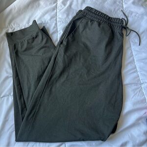 🤍2/$20🤍 Uniqlo dark green joggers large